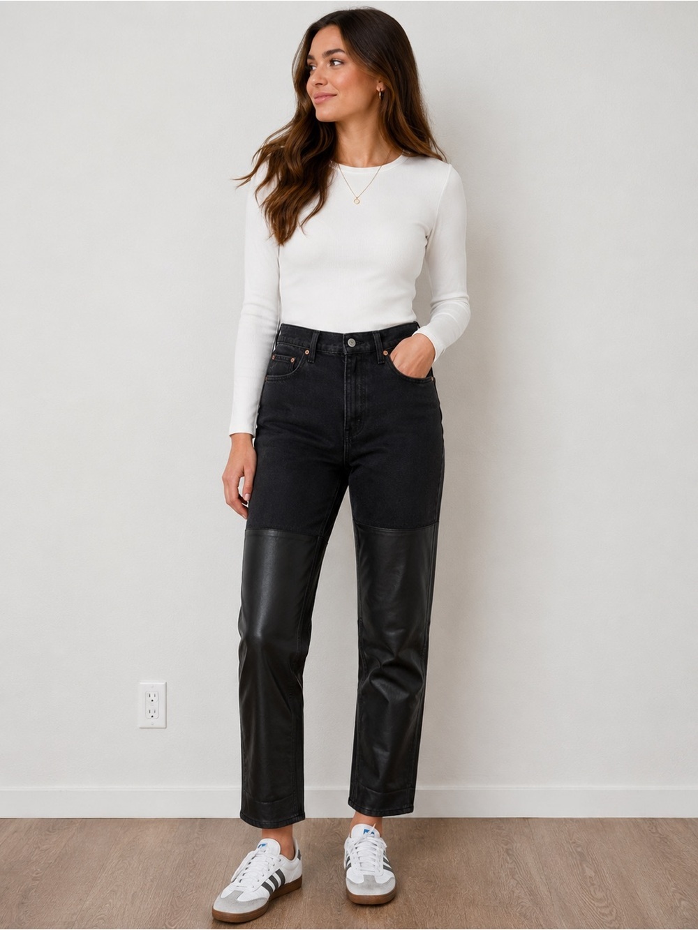 Abercrombie & Fitch 90s Straight Ultra High Rise Vegan Leather Panel Jeans 31